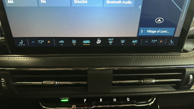 Used 2024 Lincoln Corsair Grand Touring w/ Rear Removable Package Tray AWD/4WD image 18