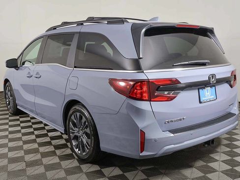 New 2026 Honda Odyssey Touring image 4
