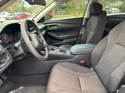 Used 2025 Honda Accord LX image 10