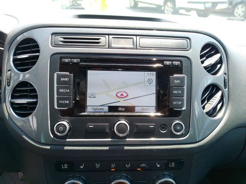 Used 2013 Volkswagen Tiguan SEL AWD/4WD image 15