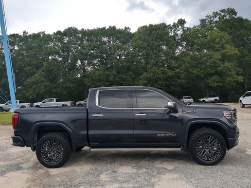 Used 2022 GMC Sierra 1500 Denali Ultimate AWD/4WD image 2