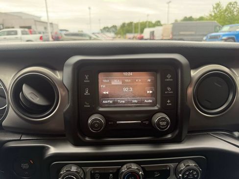 Certified 2019 Jeep Wrangler Sport AWD/4WD image 21