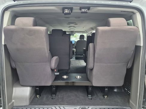 Used 2024 Ford Transit 350 XLT image 27
