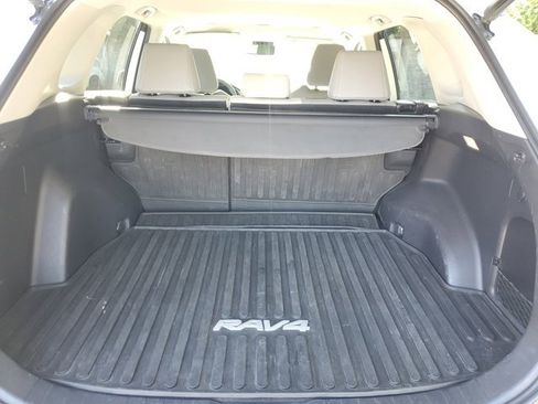 Used 2019 Toyota RAV4 Limited image 12