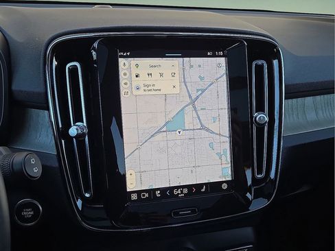 Certified 2023 Volvo XC40 B5 Plus w/ Protection Package Premier image 27