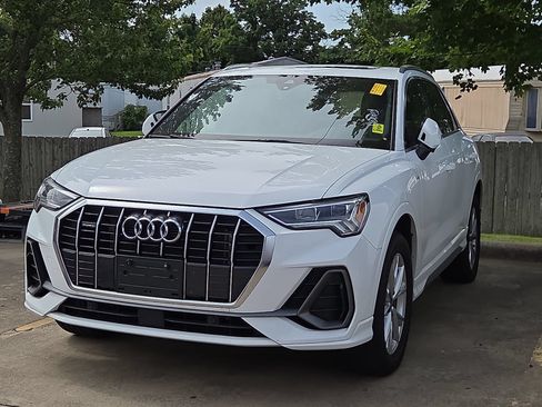 Used 2024 Audi Q3 2.0T Premium AWD/4WD image 2