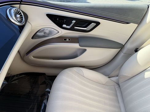 Used 2023 Mercedes-Benz EQS 580 4MATIC Sedan image 28