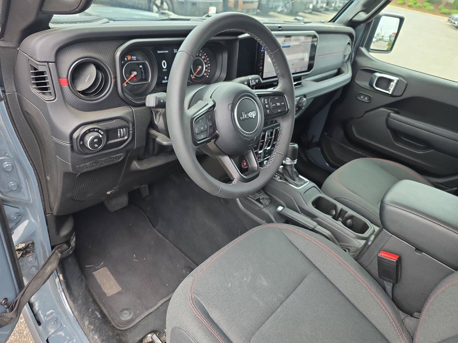 Used 2026 Jeep Gladiator Rubicon AWD/4WD image 14