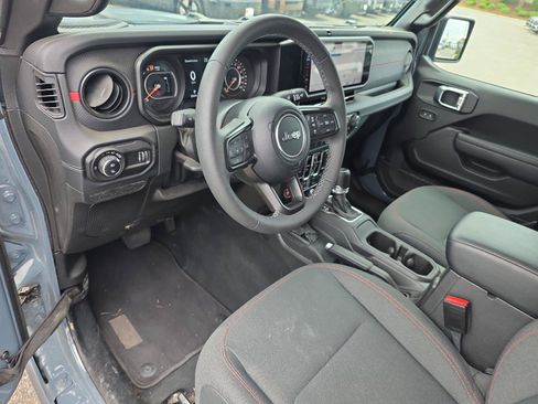 Used 2026 Jeep Gladiator Rubicon AWD/4WD image 14