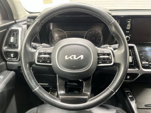 Used 2022 Kia Sorento S image 14