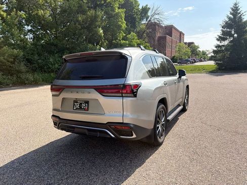 Used 2024 Lexus LX 600 F Sport AWD/4WD image 31