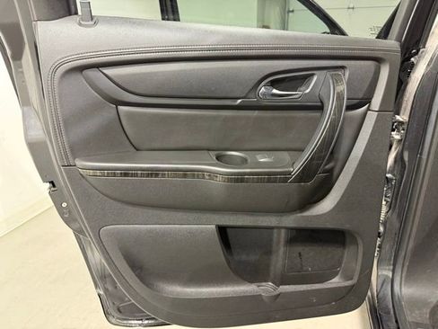 Used 2015 GMC Acadia SLT image 21