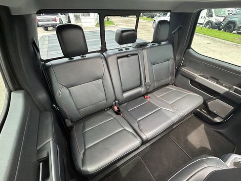 Used 2024 Ford F250 Lariat w/ Lariat Ultimate Package AWD/4WD image 35