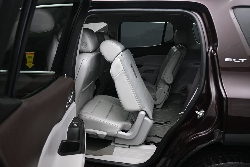 Used 2020 GMC Acadia SLT w/ Trailering Package FWD image 39