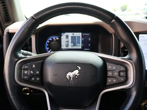 Used 2024 Ford Bronco Wildtrak AWD/4WD image 12
