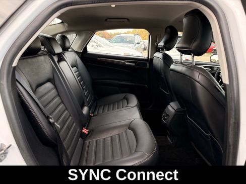 Used 2017 Ford Fusion SE w/ Equipment Group 602A image 18