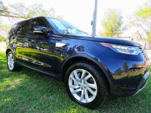 Used 2018 Land Rover Discovery HSE image 10