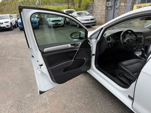 Used 2016 Volkswagen Golf Limited Edition FWD image 31
