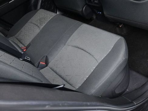 Used 2022 Toyota RAV4 XLE AWD/4WD image 31