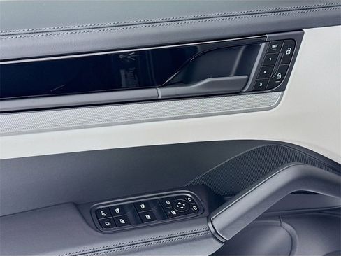 New 2026 Porsche Cayenne E-Hybrid image 11