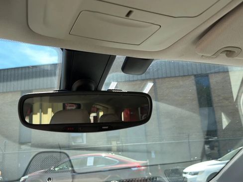 Used 2017 Chrysler Pacifica Touring-L FWD image 33