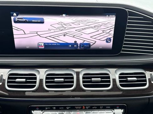Used 2024 Mercedes-Benz GLS 450 4MATIC image 21