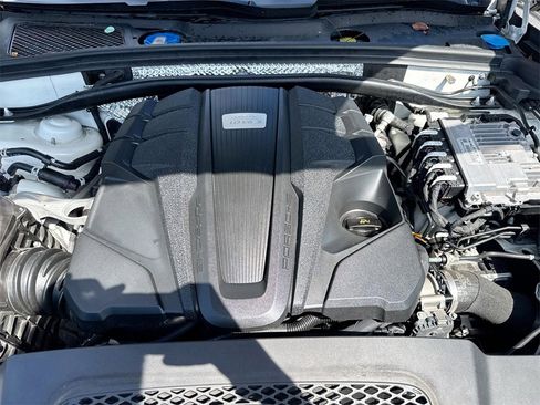 Used 2020 Porsche Macan S image 32