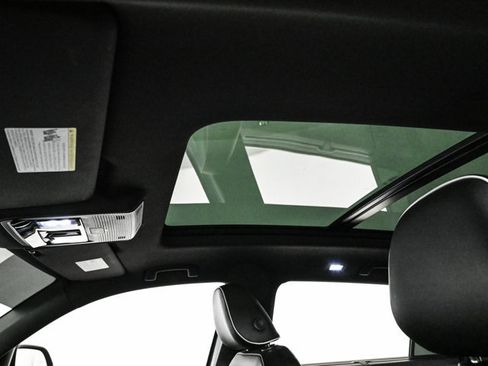 Used 2024 Volkswagen Atlas Cross Sport SEL Premium R-Line image 16