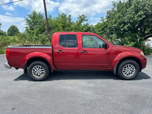 Used 2017 Nissan Frontier SV w/ SV Value Truck Package AWD/4WD image 2