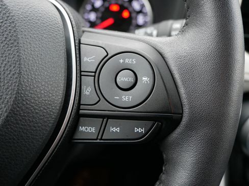 Used 2022 Toyota RAV4 XLE w/ Convenience Package image 30