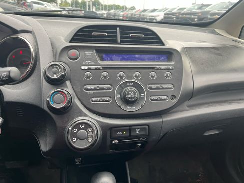 Used 2013 Honda Fit Sport image 10