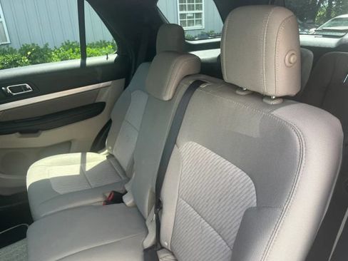 Used 2018 Ford Explorer FWD image 19