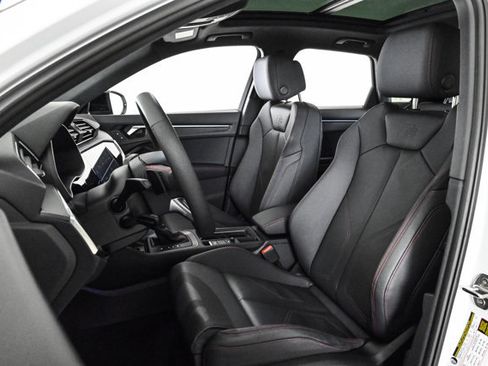 Certified 2025 Audi Q3 2.0T Premium Plus w/ Premium Plus Package image 17