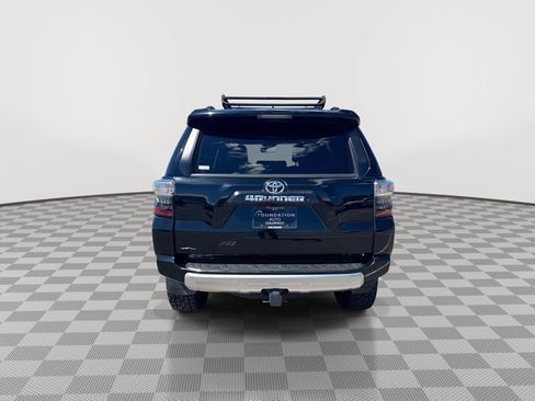 Used 2018 Toyota 4Runner TRD Off-Road Premium AWD/4WD image 10