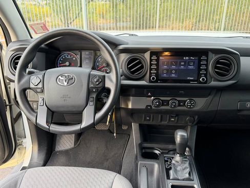 Used 2020 Toyota Tacoma SR image 9