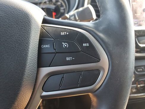 Used 2019 Jeep Cherokee High Altitude AWD/4WD image 24