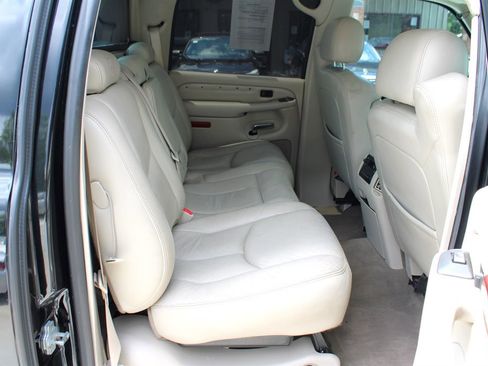 Used 2006 Cadillac Escalade EXT image 30