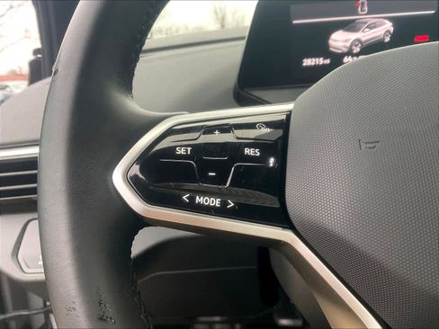Certified 2022 Volkswagen ID.4 Pro image 22