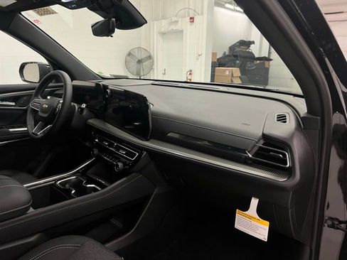 New 2026 Chevrolet Traverse LT w/ Driver Confidence Package AWD/4WD image 22