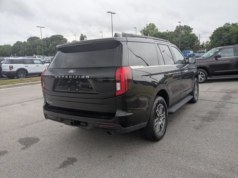 Used 2025 Ford Expedition Active RWD image 3