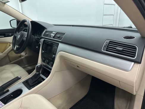 Used 2013 Volkswagen Passat 2.5 SE image 24