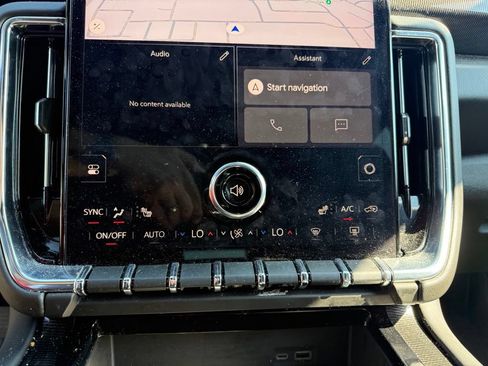 Used 2025 GMC Yukon Elevation AWD/4WD image 15