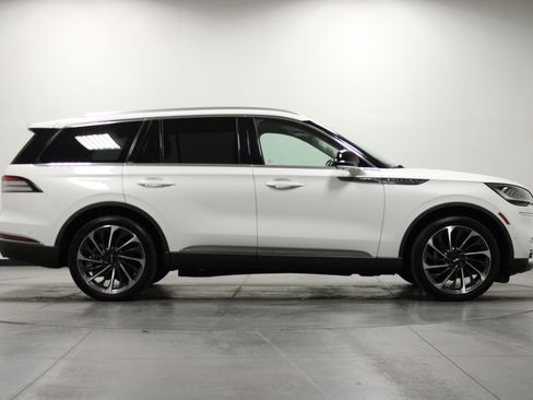 Used 2022 Lincoln Aviator Reserve w/ Equipment Group 201A AWD/4WD image 3