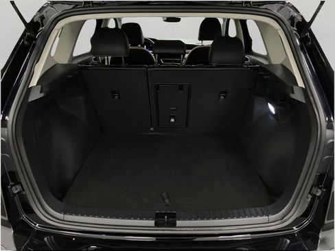 Used 2025 Volkswagen Taos SE image 6