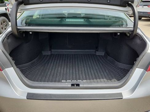 Used 2020 Toyota Camry SE w/ Sunroof Package FWD image 28