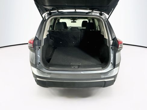 Used 2024 Nissan Rogue S FWD image 30
