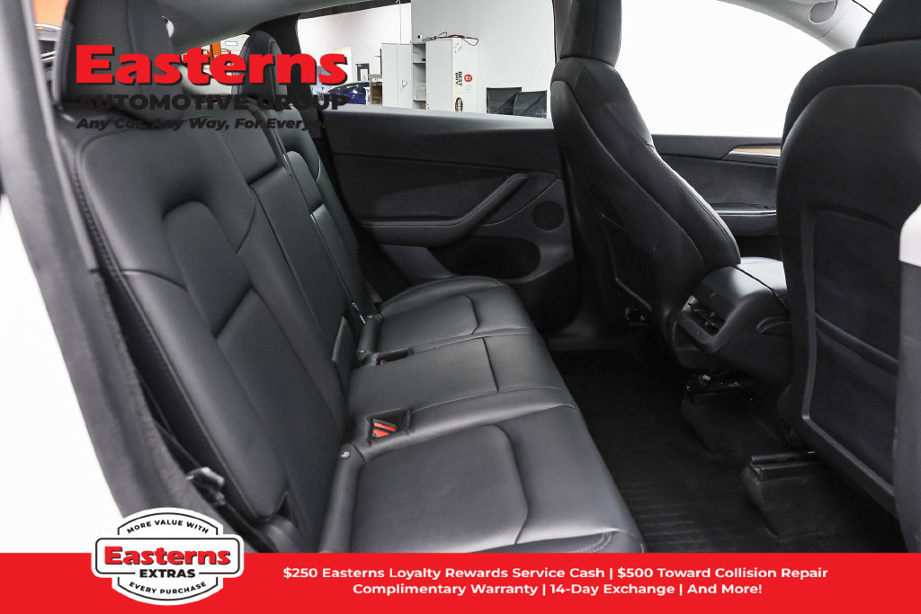 Used 2022 Tesla Model Y Long Range AWD/4WD image 18