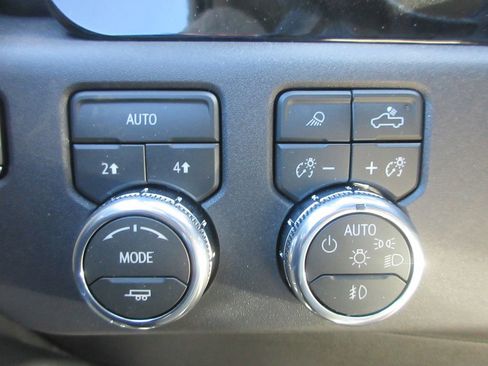 New 2026 GMC Sierra 1500 SLT AWD/4WD image 16