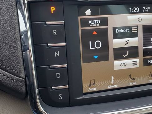 Used 2017 Lincoln Continental Reserve AWD/4WD image 24