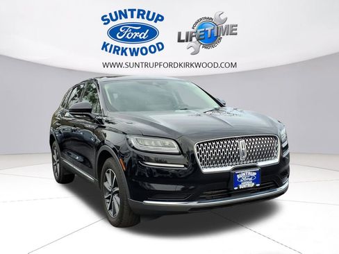Used 2022 Lincoln Nautilus AWD image 2